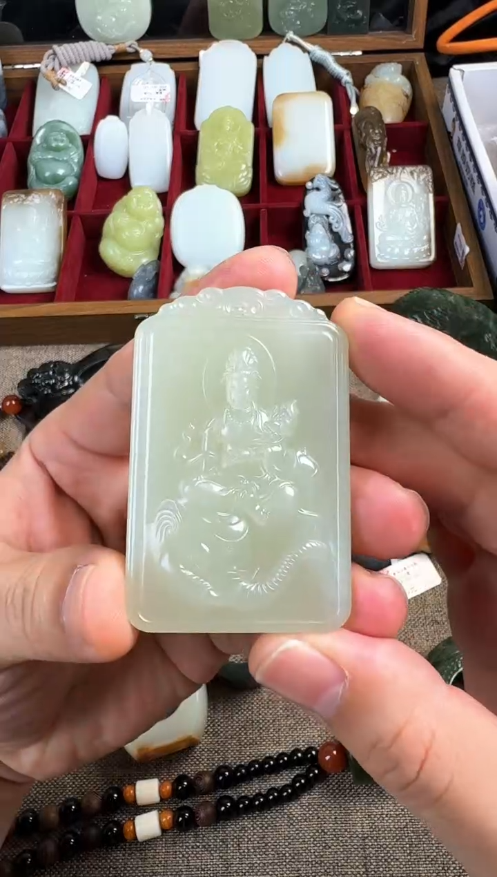 【闪购商品】和田玉吊坠(赠链)未镶嵌和田玉普贤牌子吊坠