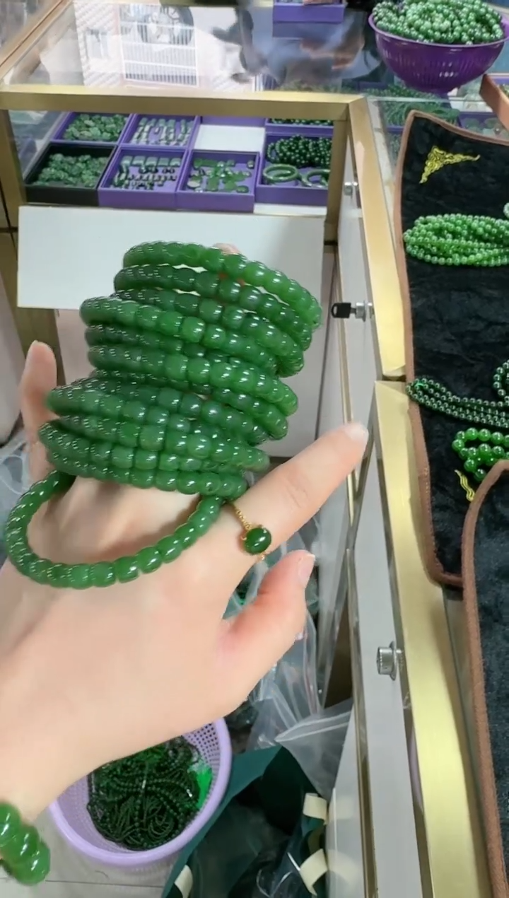 【闪购商品】未镶嵌和田玉（碧玉）手链多样性发其中之一