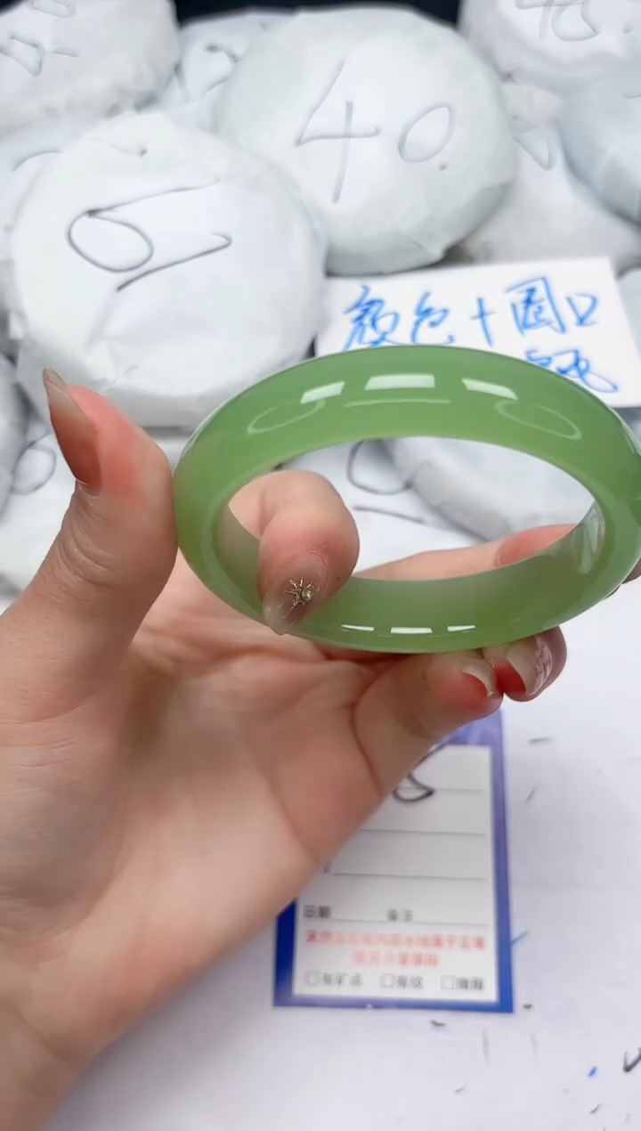 未镶嵌手镯石英质玉135/6061