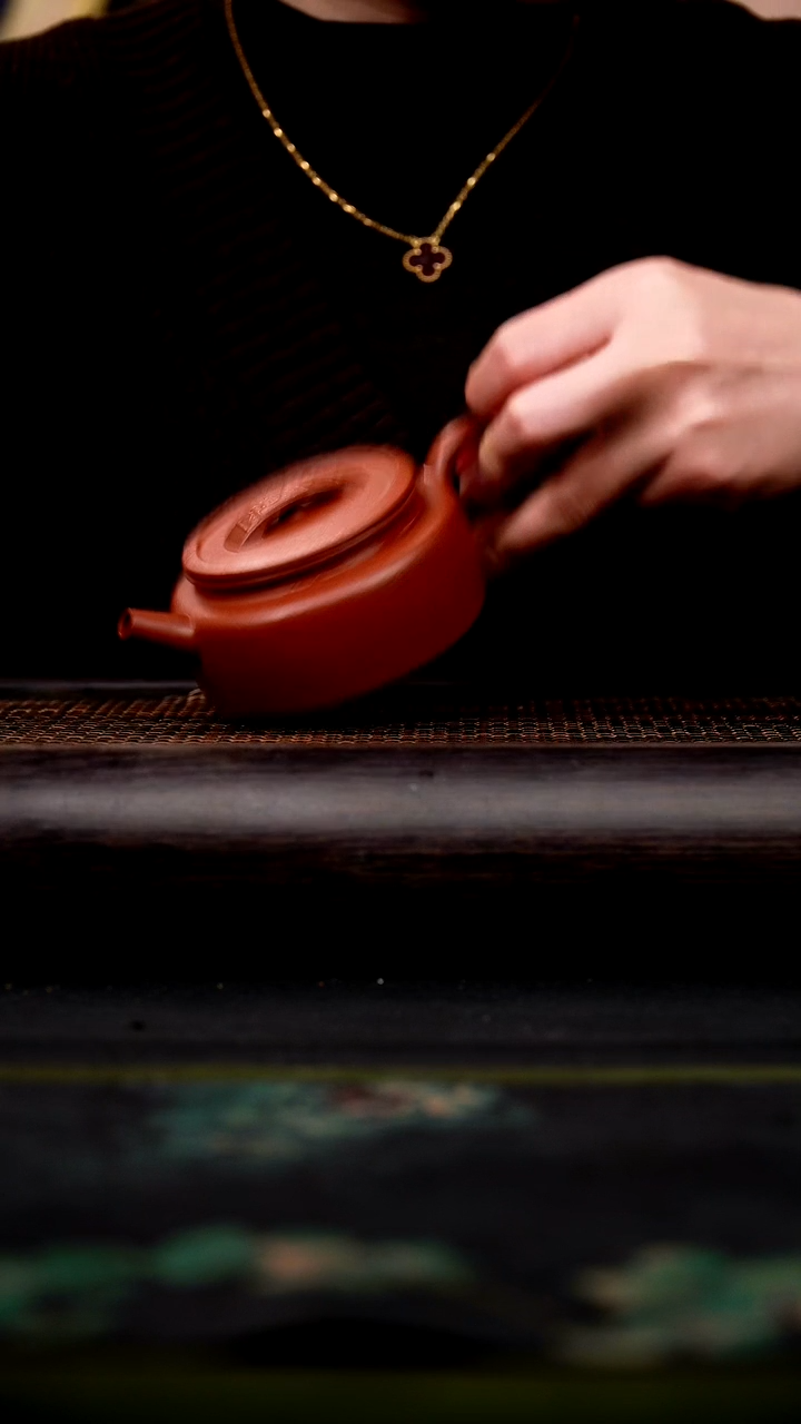 茶壶紫砂汉瓦 康熙红 