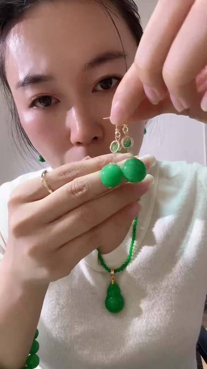 颈饰未镶嵌翡翠双珠耳坠