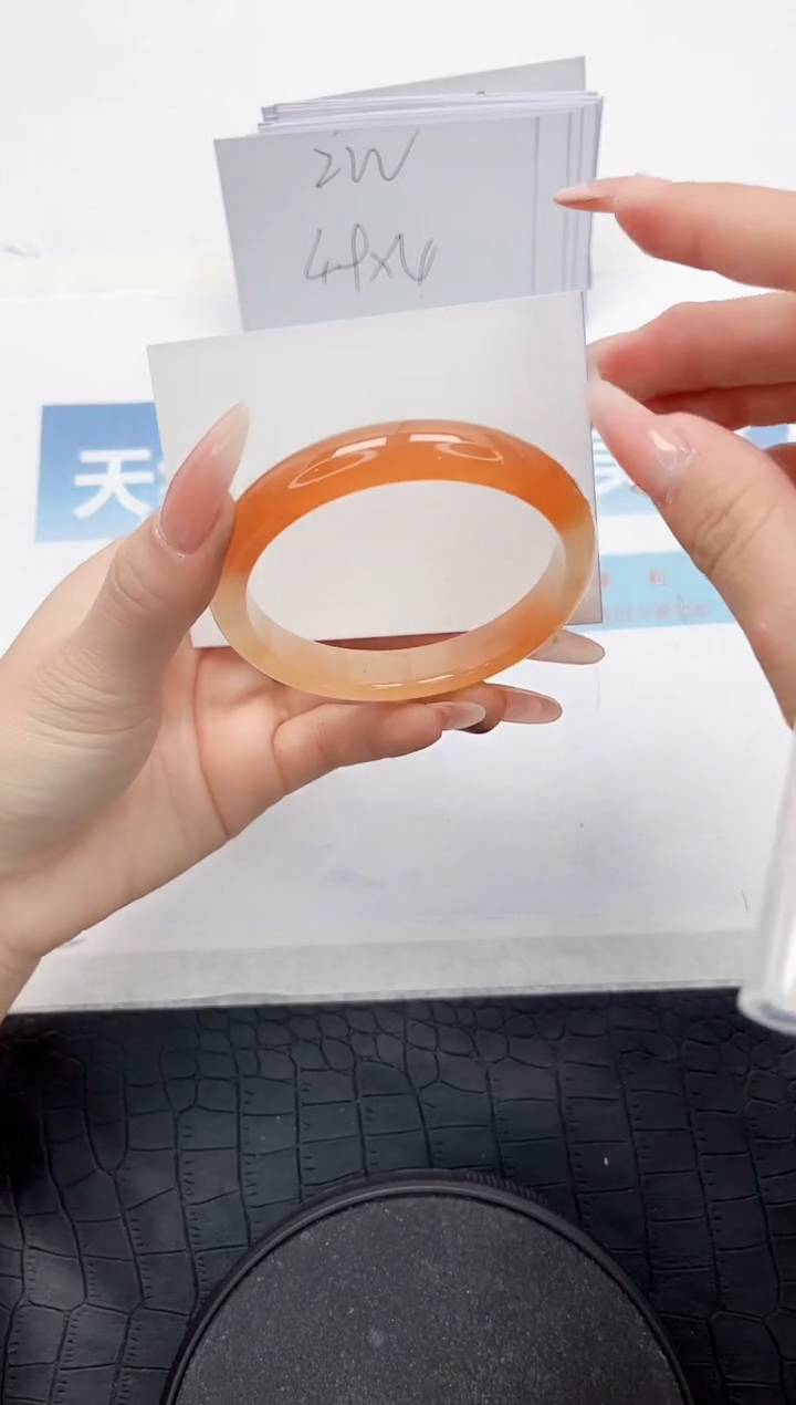 【闪购商品】石英质玉手镯未镶嵌G292-56