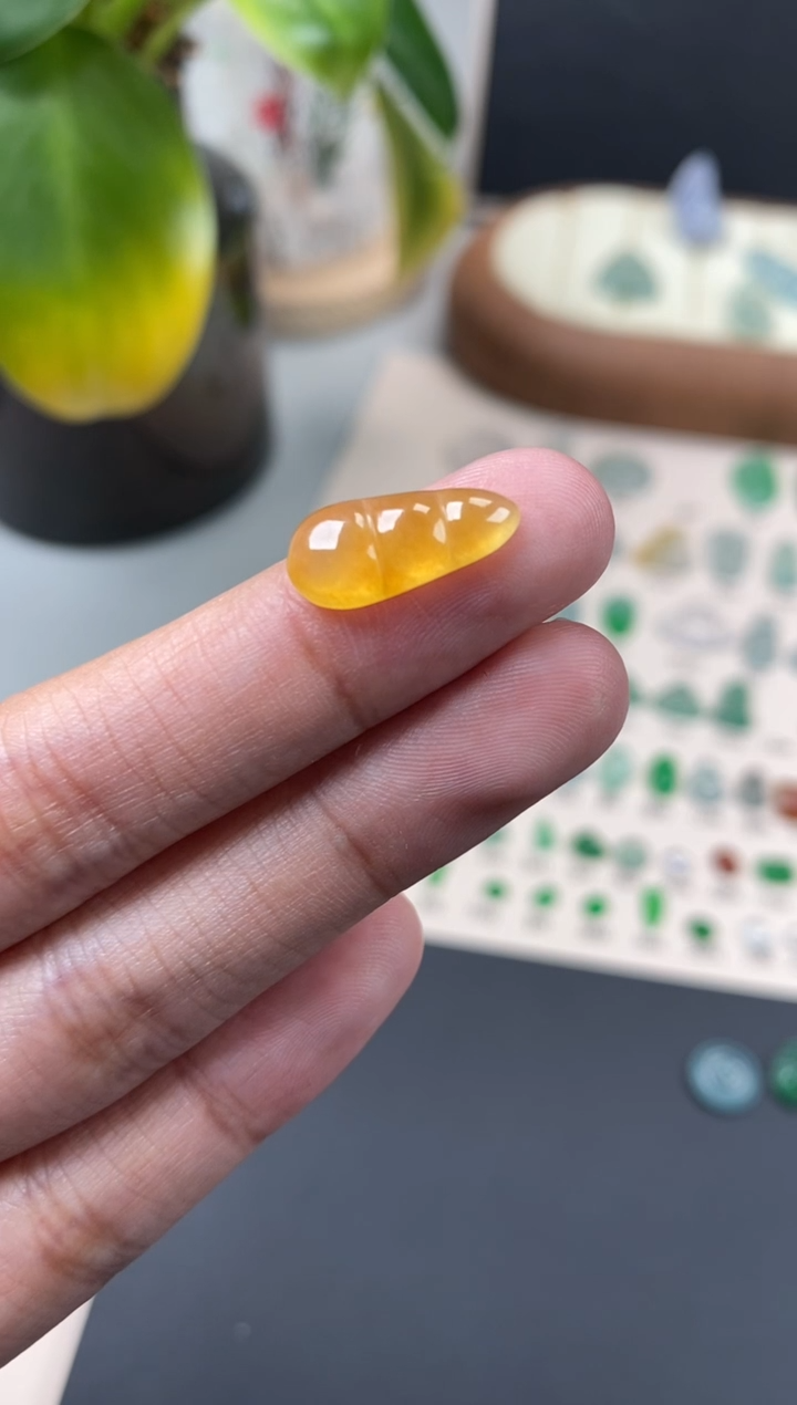 【闪购商品】翡翠颈饰未镶嵌翡翠冰黄福豆