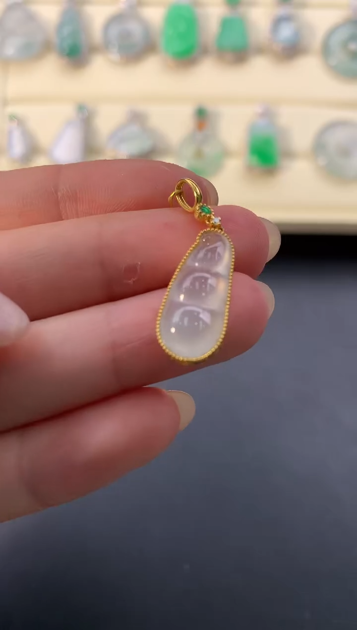 【闪购商品】翡翠颈饰18K金镶嵌D695     