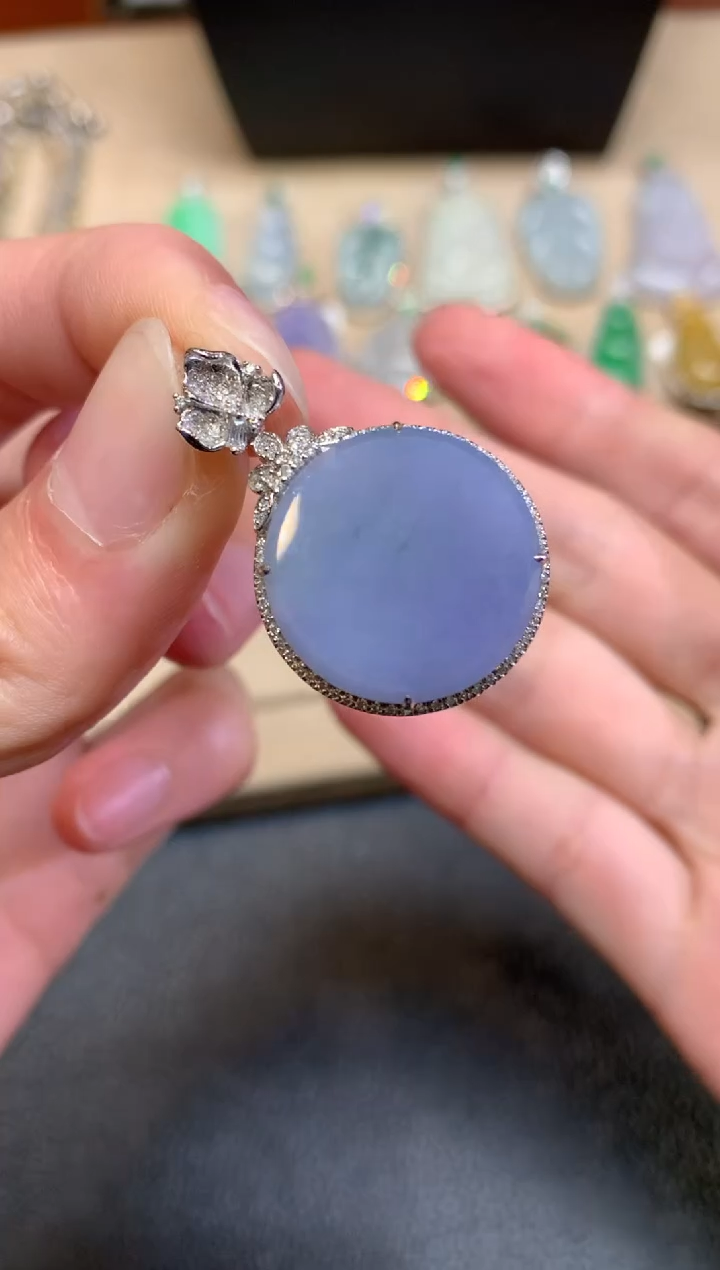 【闪购商品】翡翠颈饰18K金镶嵌无事牌【无服务费】