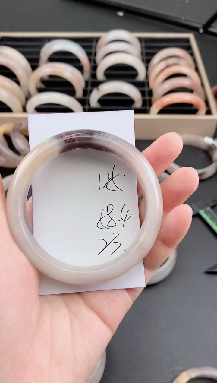 未镶嵌手镯石英质玉125