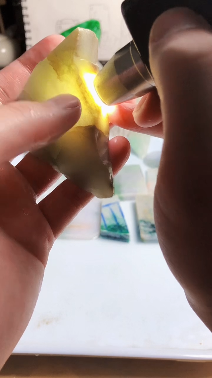 翡翠未镶嵌颈饰A货翡翠