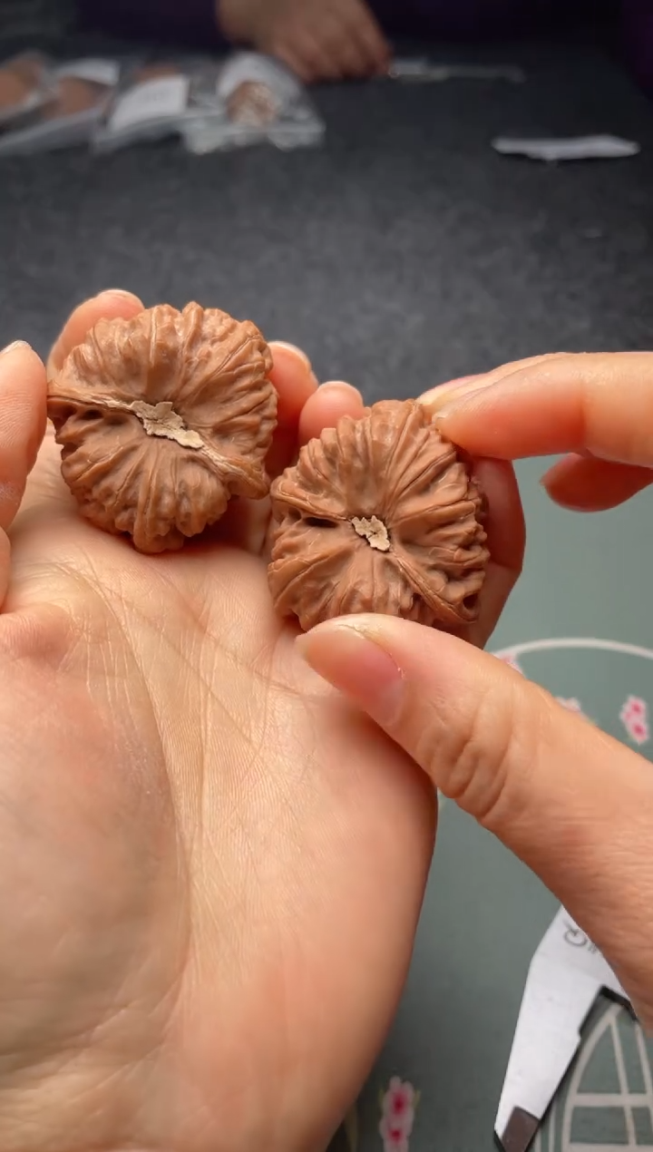 把件文玩核桃w394  凹底   40