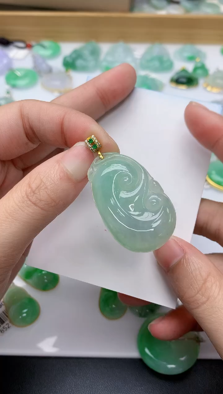 颈饰银S925镀金镶嵌翡翠天然A货