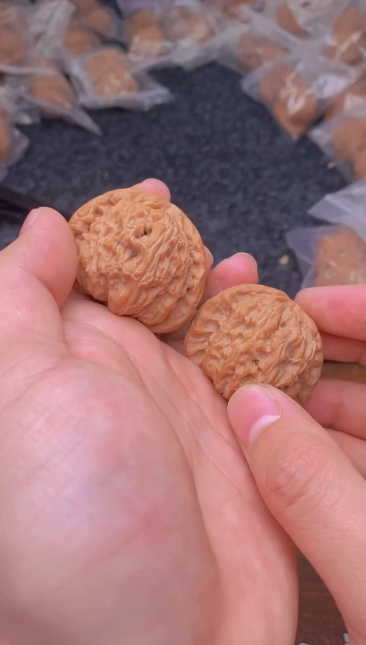 【闪购商品】文玩核桃把件G40号41尺白狮子