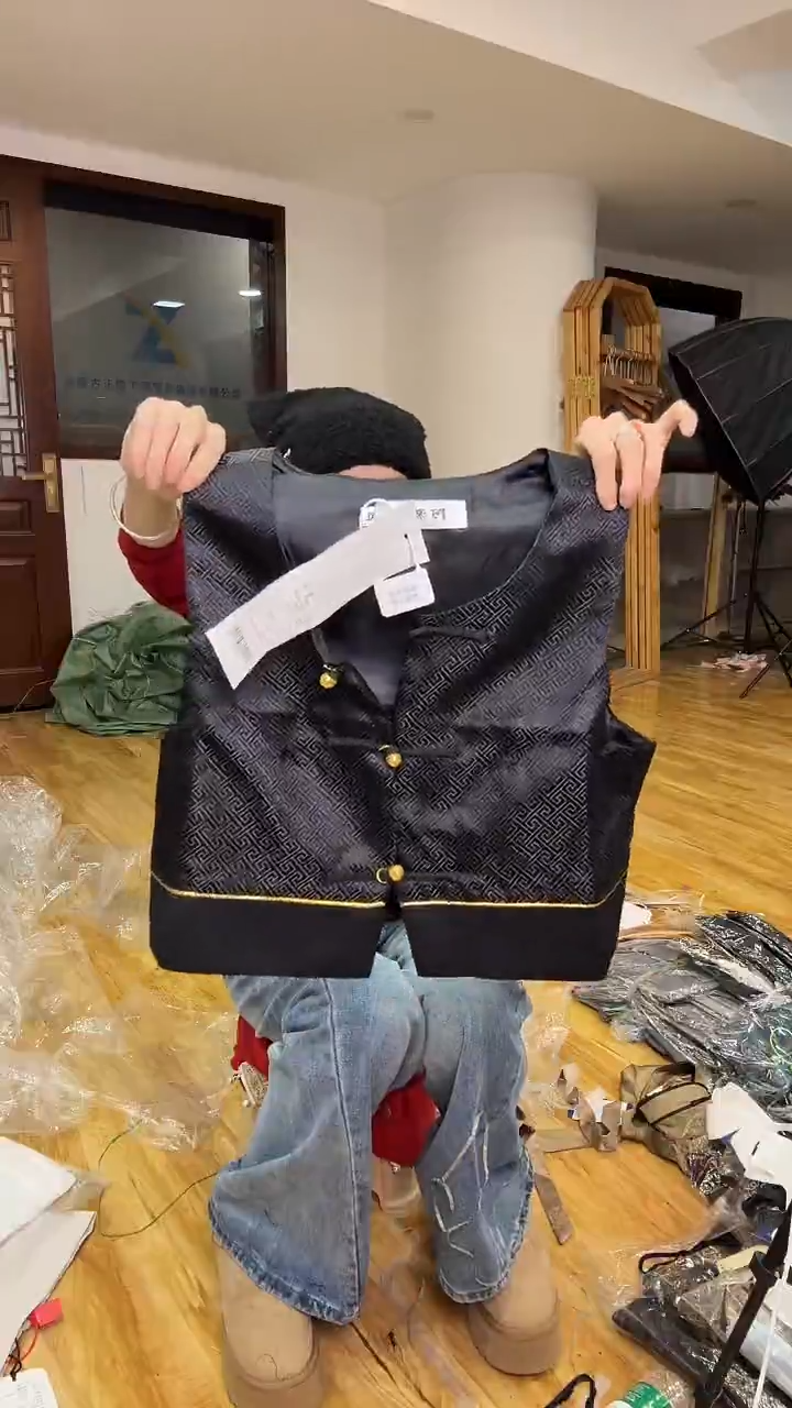 XL码      115-125斤  马甲