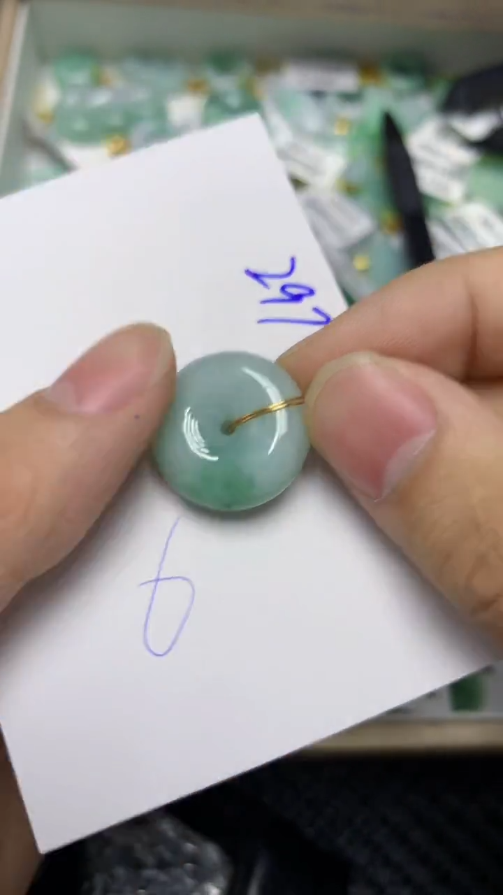 颈饰未镶嵌翡翠缅甸A货翡翠