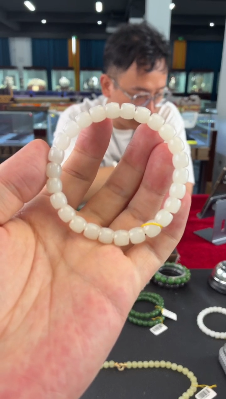 和田玉未镶嵌颈饰手串