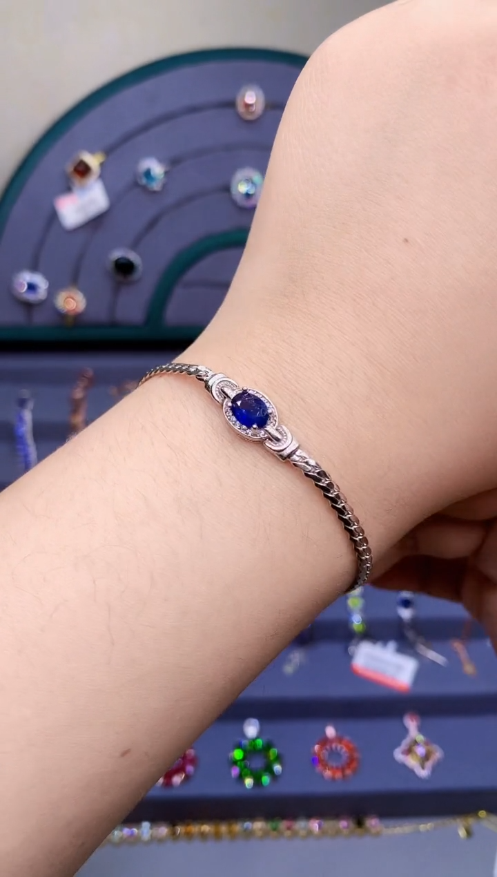 【闪购商品】蓝宝石手链银S925镶嵌88888