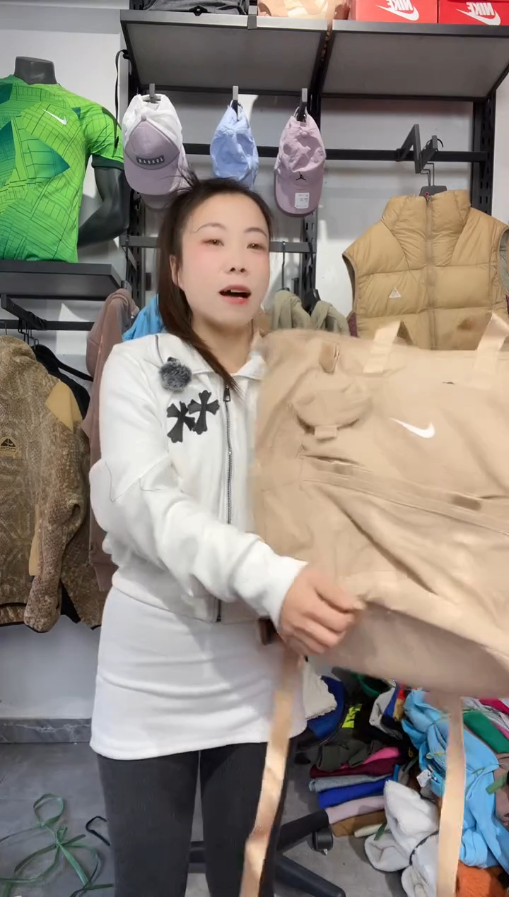 1446闪购编码Nike/Jordan运动卫衣裤以直播间过款为准尺码. 书包