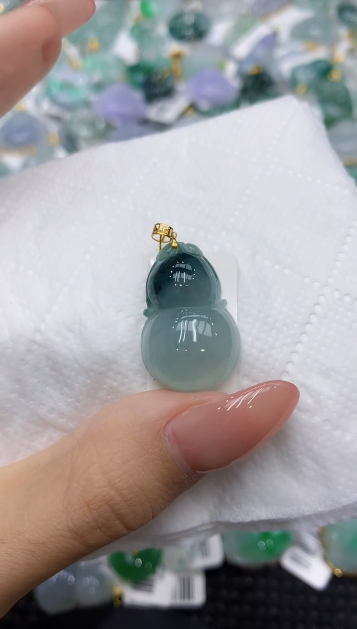 颈饰18K金镶嵌翡翠111111111111