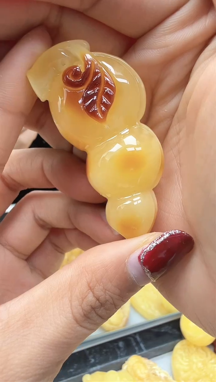 【闪购商品】琥珀裸石未镶嵌挂坠