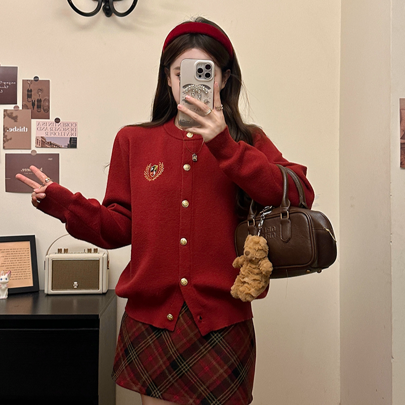 新款胖mm大码女学院风刺绣毛衣上衣格子短裙套装71789+21014