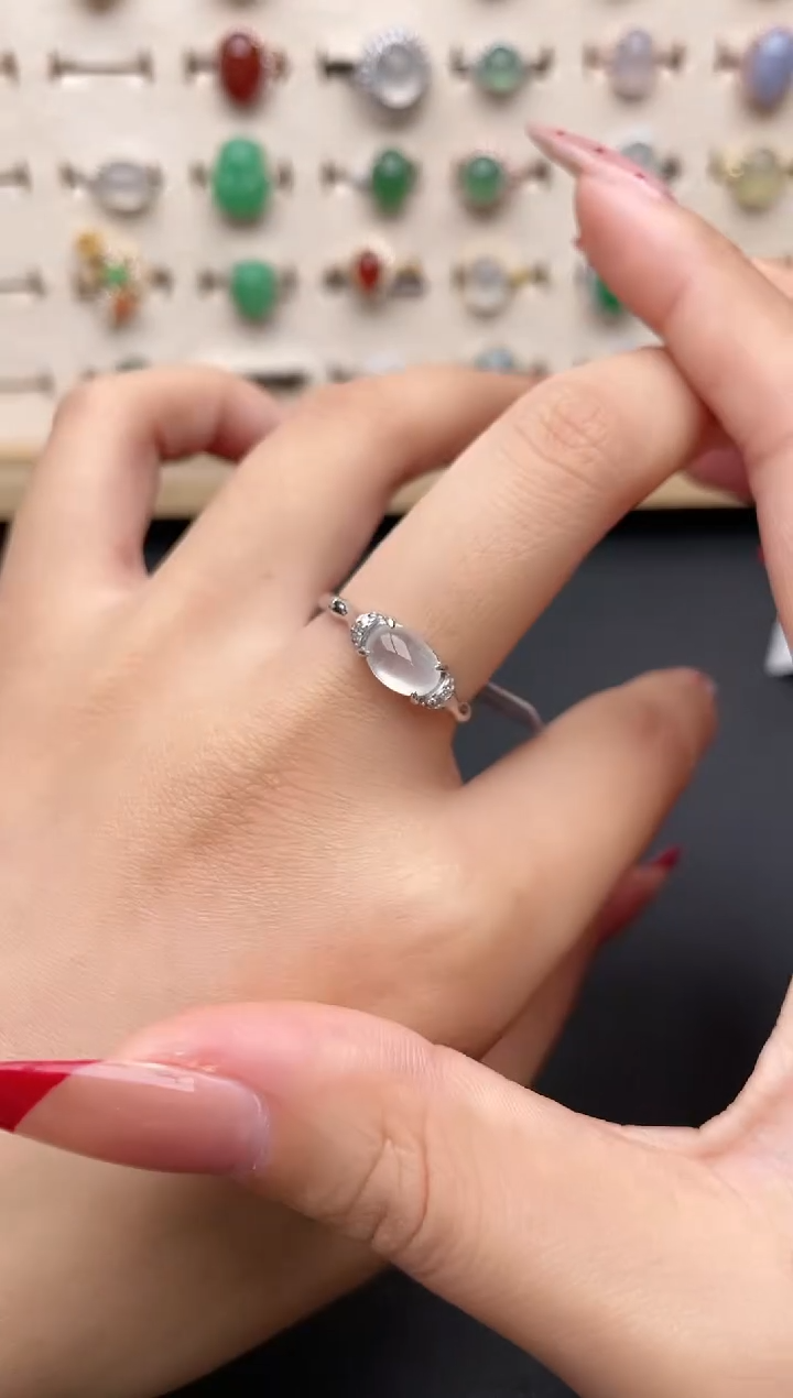 【闪购商品】翡翠戒指银S925镶嵌一物一证一礼盒