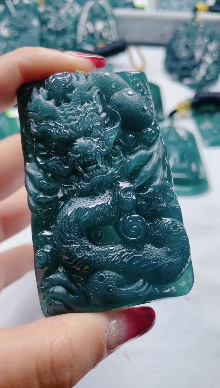 【闪购商品】翡翠颈饰未镶嵌              