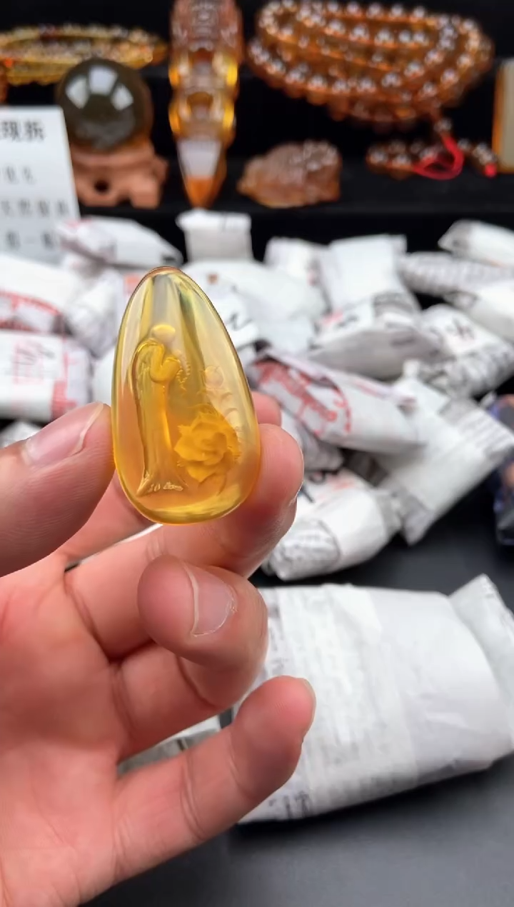 【闪购商品】琥珀颈饰未镶嵌阴雕悟道吊坠