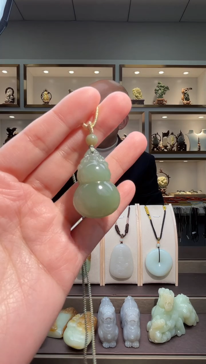 颈饰未镶嵌和田玉苏