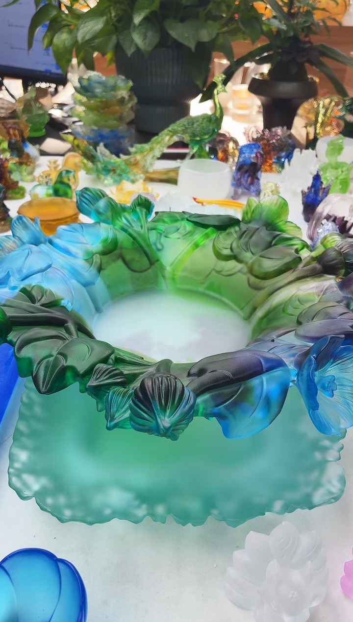 手工艺品琉璃彩色花形果盘35公分