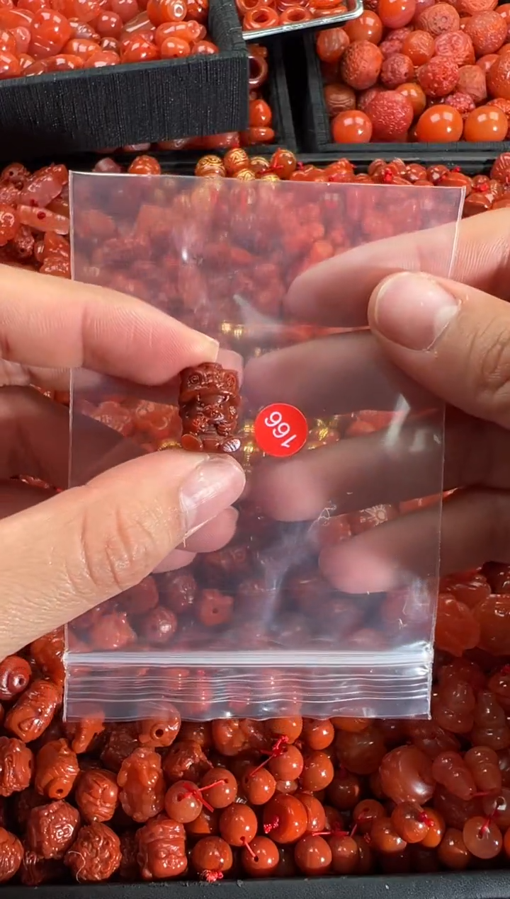 【闪购商品】南红玛瑙颈饰未镶嵌1