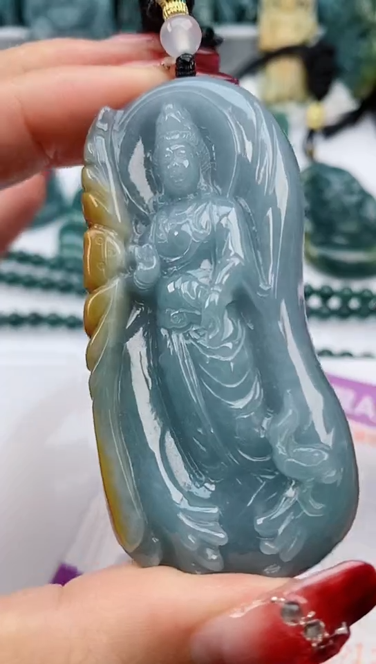 【闪购商品】翡翠颈饰未镶嵌             