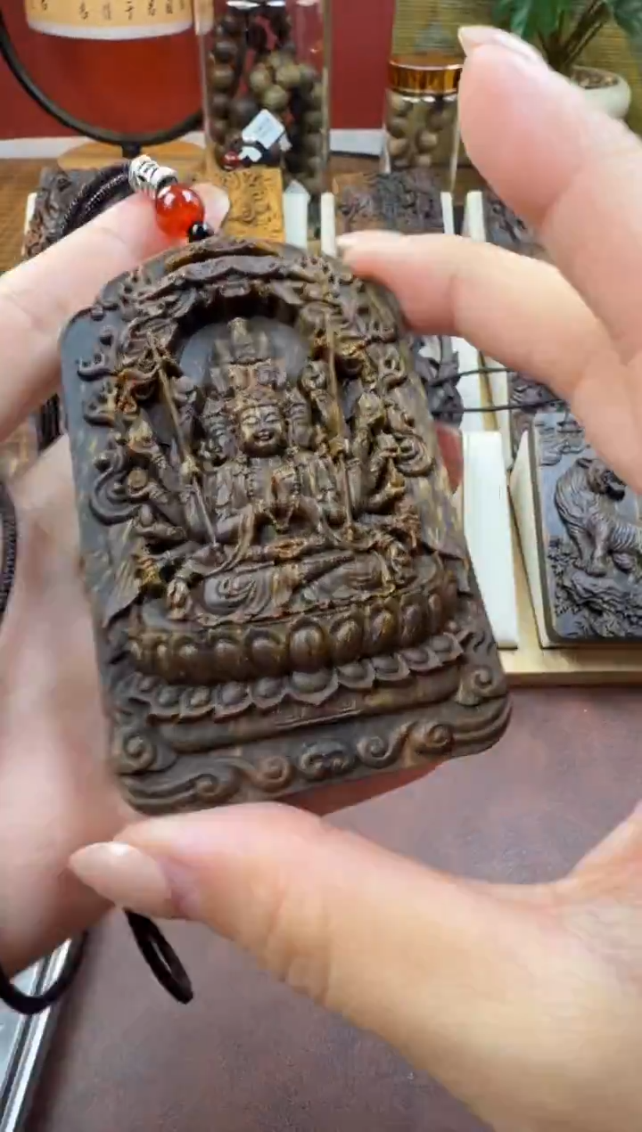 木木雕款芽庄 十二生肖守护 千手观音  8cm 送养香瓶