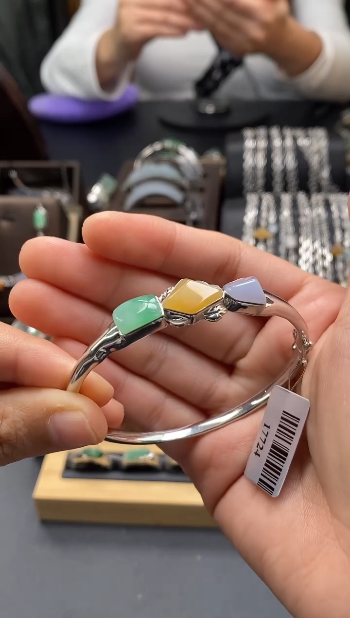 颈饰银S925镶嵌翡翠17724