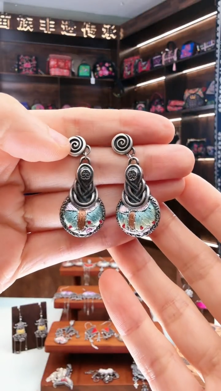 【闪购商品】织绣38蚩梦苗族古绣