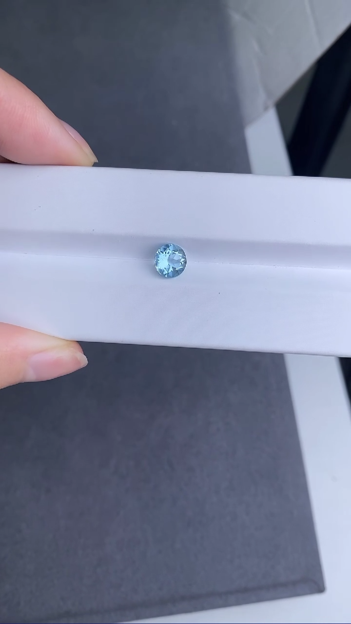 【闪购商品】海蓝宝石笔搁未镶嵌1CT-------