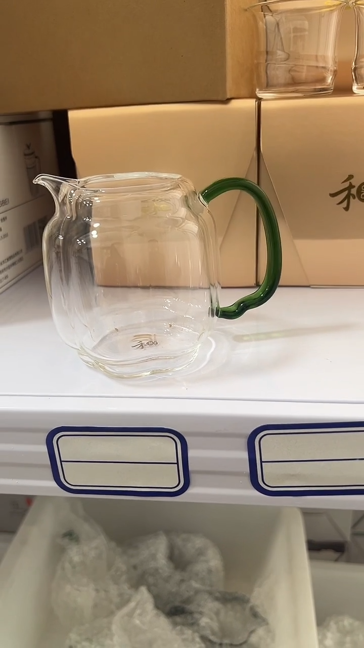 湖绿把手昆月公道杯