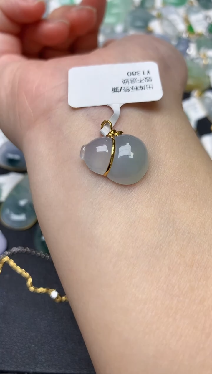 颈饰18K金镶嵌翡翠天然缅甸A货翡翠