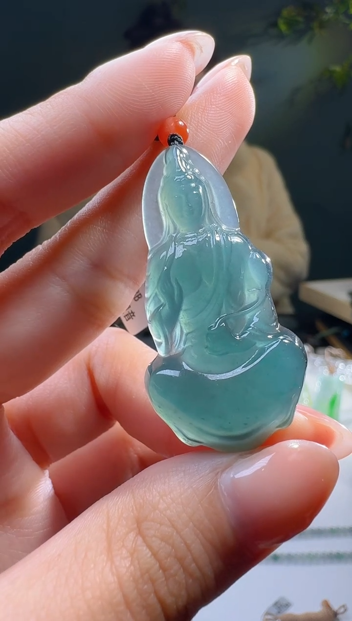 【闪购商品】翡翠颈饰未镶嵌        观音