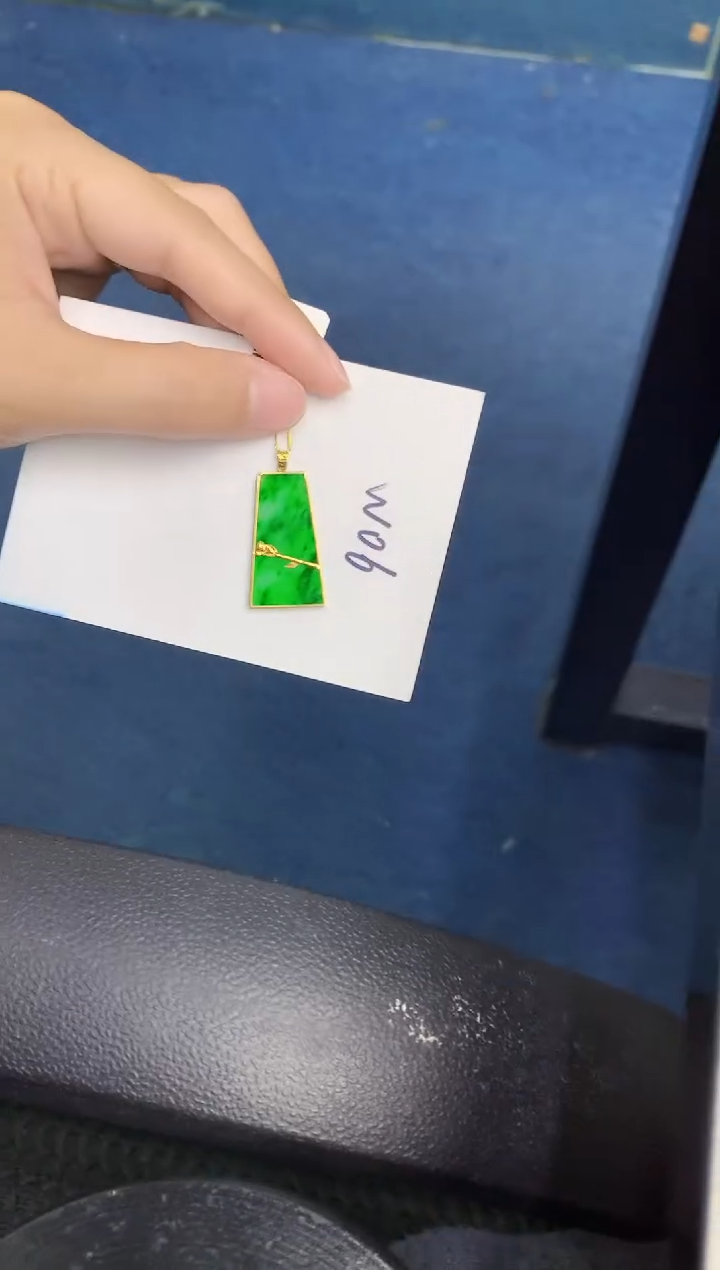 【闪购商品】翡翠颈饰18K金镶嵌000000000