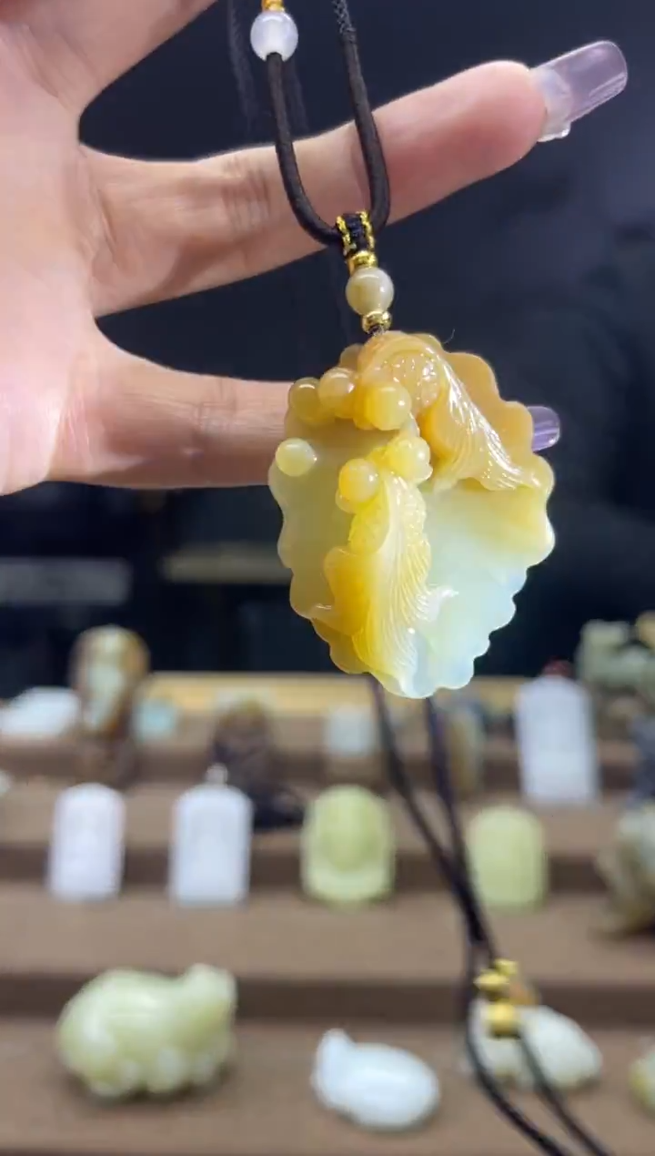 颈饰未镶嵌和田玉1