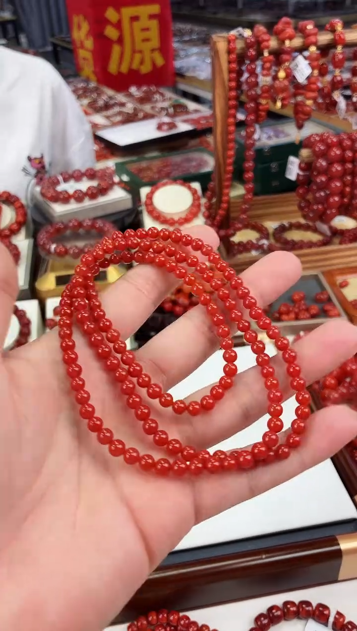 南红玛瑙瓦西锦红多圈5+未镶嵌一个/条