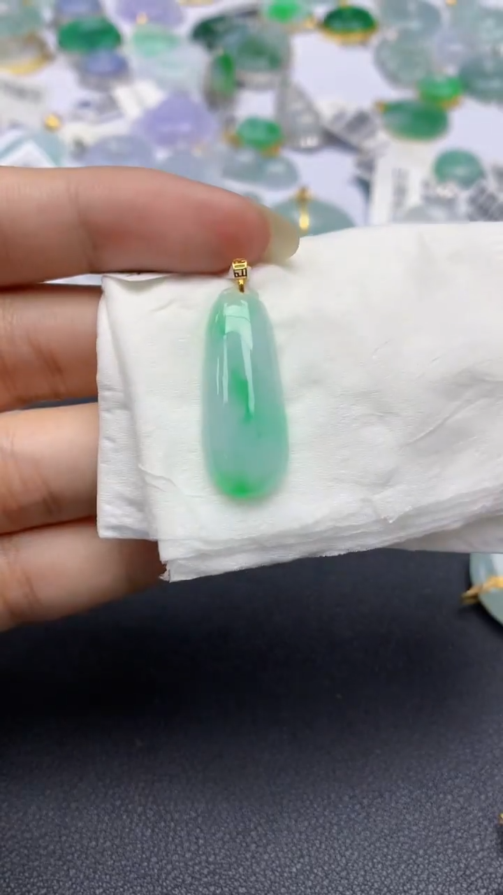 颈饰18K金镶嵌翡翠天然缅甸a货翡翠百元以上9元证书费自理