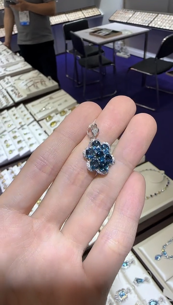 【闪购商品】托帕石颈饰银S925镶嵌伦敦蓝设计款