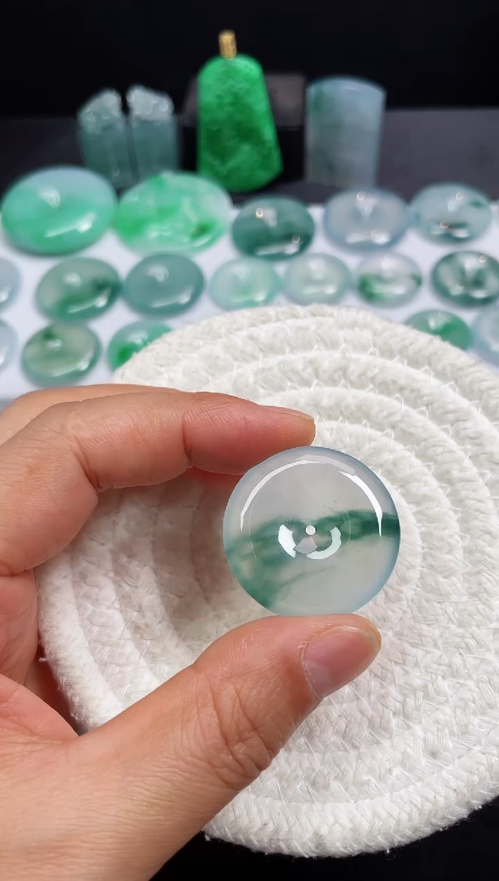 【闪购商品】翡翠颈饰未镶嵌平安扣