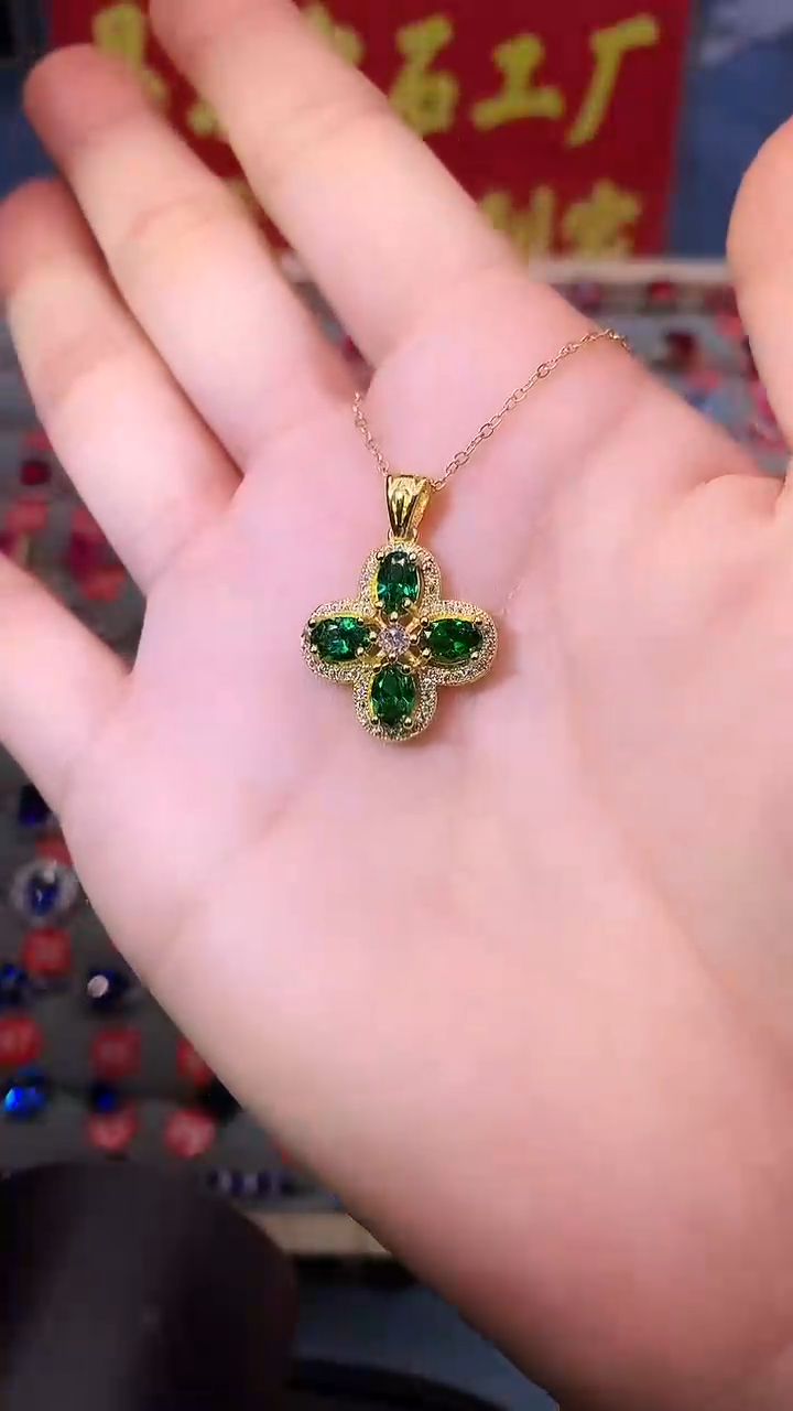 【闪购商品】透辉石吊坠赠链银S925镶嵌11111