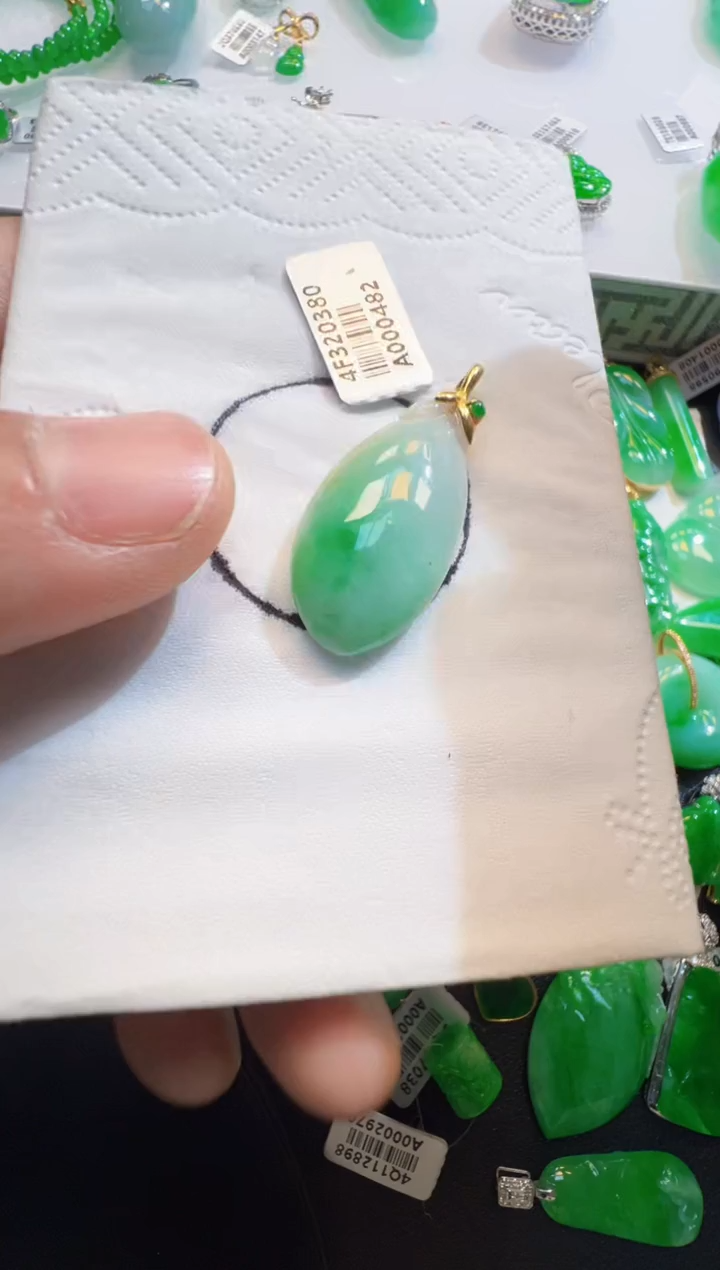 翡翠18K金镶嵌吊坠(不含链)福瓜