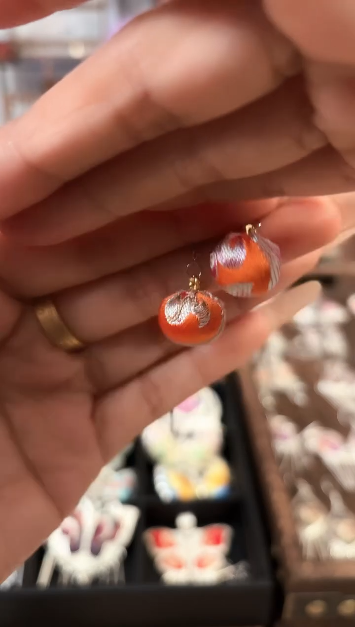 织绣非遗艺枝独秀老绣饰品211