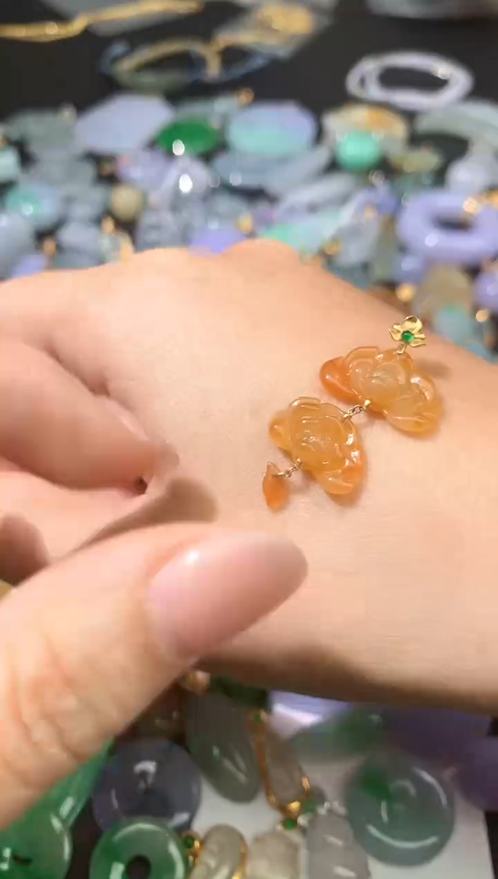 颈饰未镶嵌翡翠吊坠