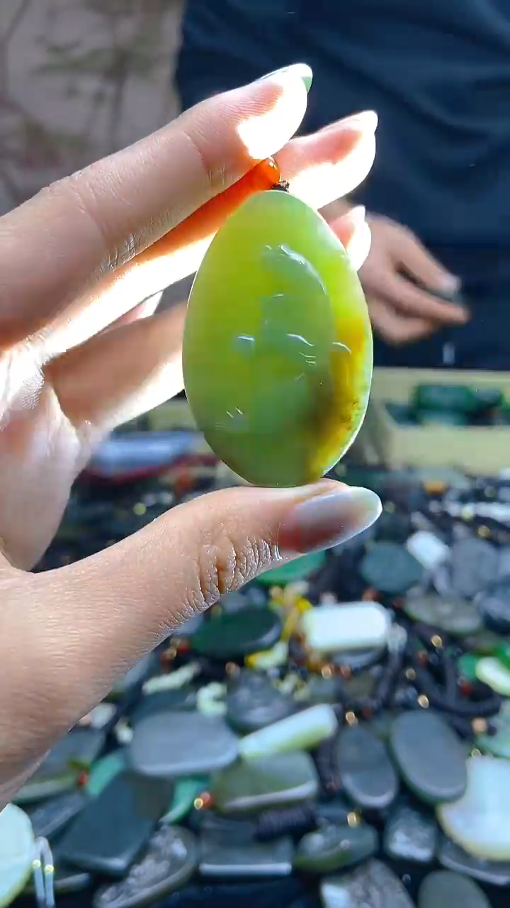 颈饰未镶嵌和田玉1