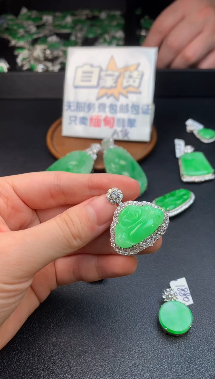 【闪购商品】翡翠颈饰银S925镶嵌翡翠