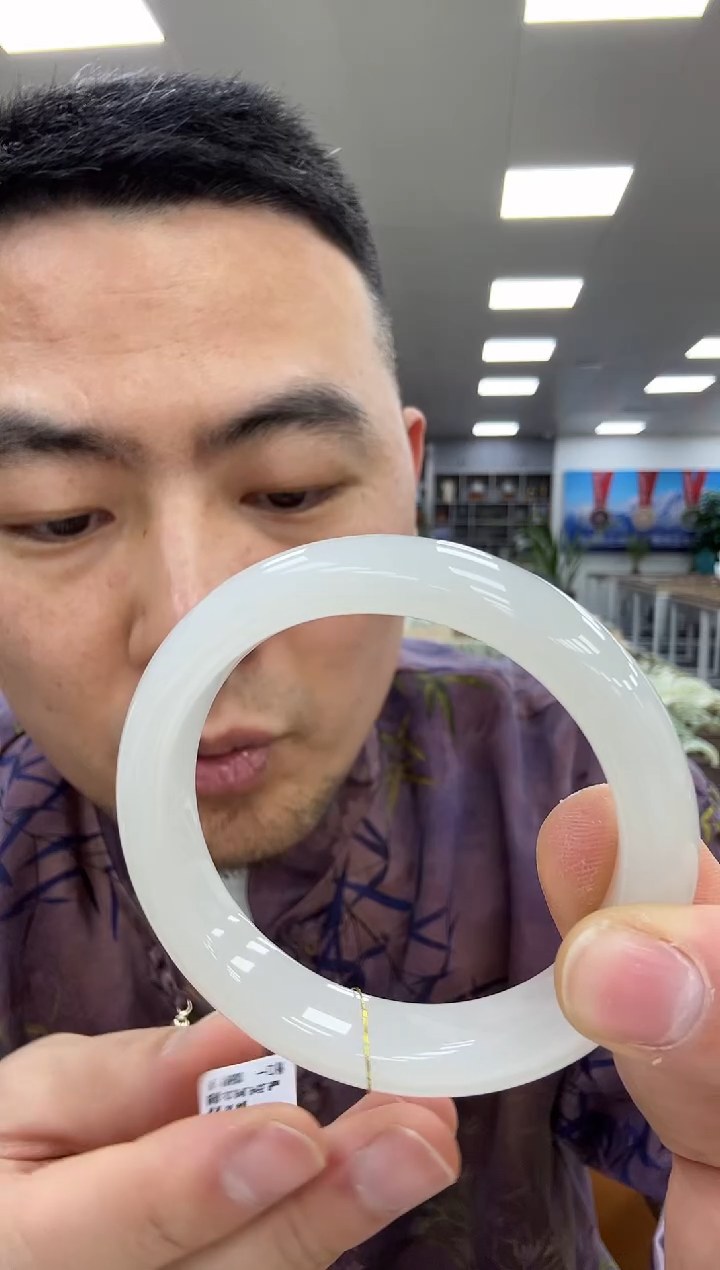 【闪购商品】和田玉手镯未镶嵌56  124