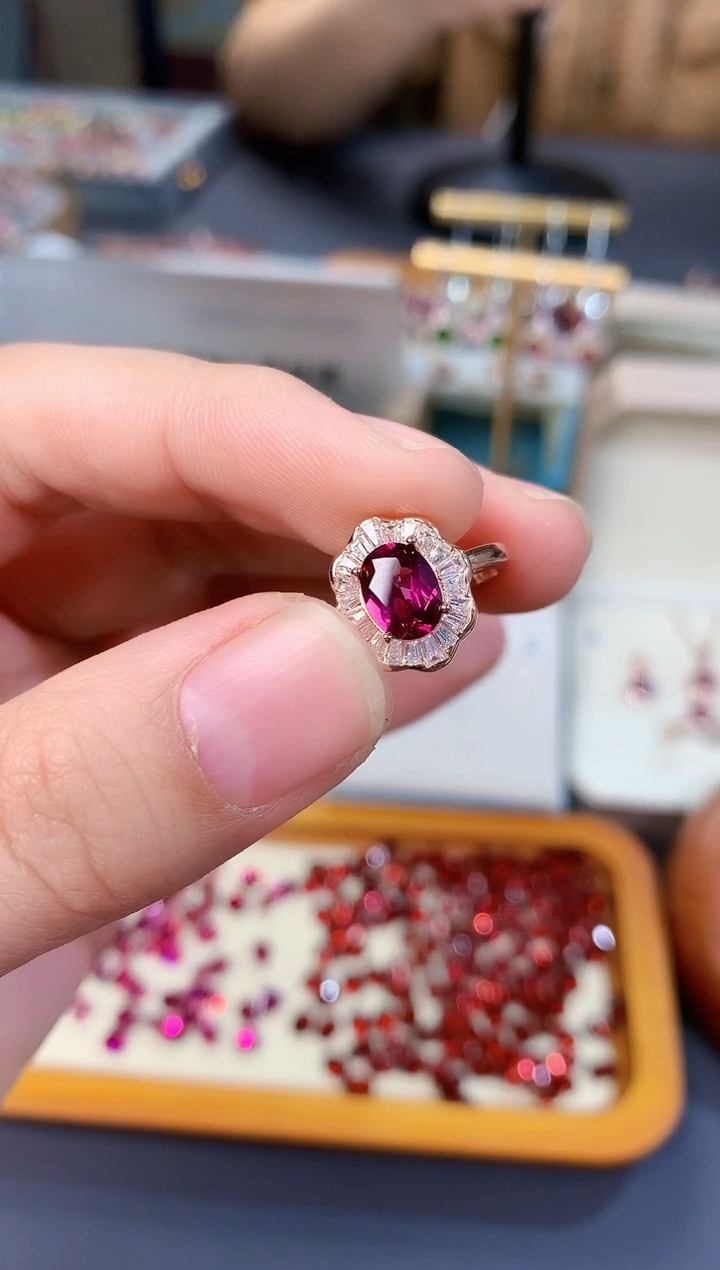 【闪购商品】石榴石戒指银S925镶嵌天然镁铝